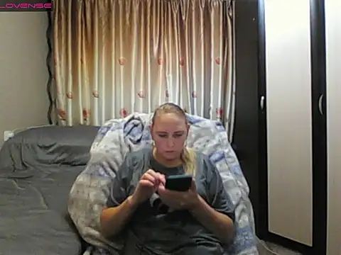 JenniDeep online show from 4, 6, 2026