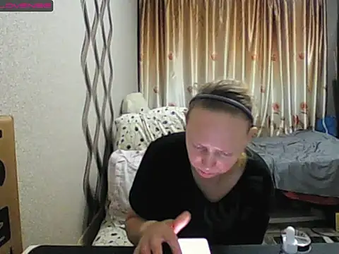 JenniDeep online show from 1, 12, 2025