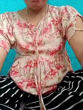 Snapshot of isha_sharma2002 chatting on 25, 11, 2025 isha sharma2002 online show from 25, 11, 2025