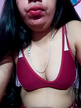 Snapshot of isha_sharma2002 chatting on 17, 11, 2025 isha sharma2002 online show from 17, 11, 2025