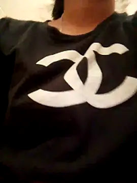 Snapshot of isha_sharma2002 chatting on 30, 11, 2025 isha sharma2002 online show from 30, 11, 2025