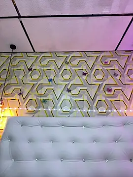 MelanyyJhonson15 online show from 2, 4, 2026