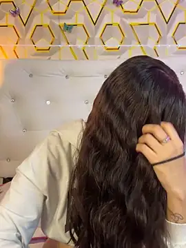 MelanyyJhonson15 online show from 13, 5, 2026