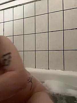 secretcouple 00 online show from 4, 4, 2026