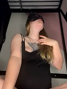 secretcouple 00 online show from 22, 4, 2026