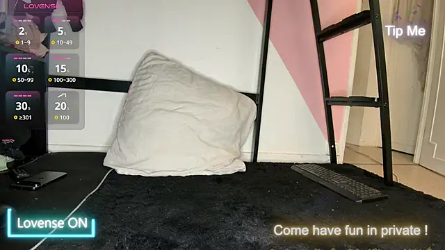 secretcouple 00 online show from 11, 5, 2026