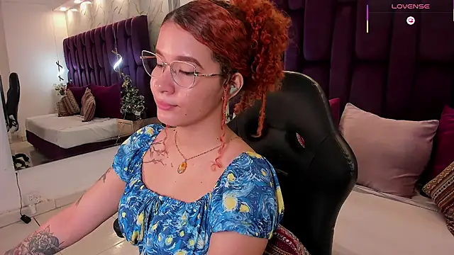 Snapshot of avrilwaynee chatting on 27, 11, 2025 avrilwaynee online show from 27, 11, 2025