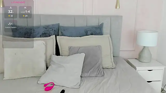 Snapshot of Dulce_emi chatting on 24, 4, 2026 Dulce emi online show from 24, 4, 2026