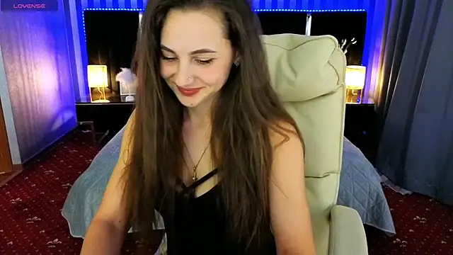 LayllaStarr online show from 30, 11, 2025