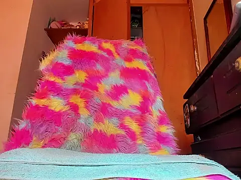 saracush17 online show from 4, 4, 2026