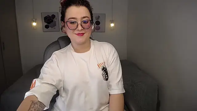 selene rouse  online show from 7, 4, 2026