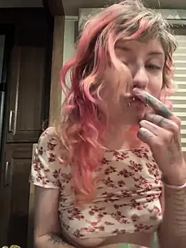 needlefaceUwU online show from 16, 11, 2025