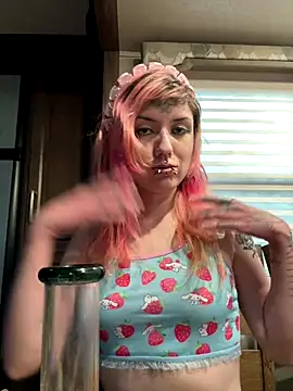 needlefaceUwU online show from 13, 11, 2025