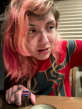 needlefaceUwU online show from 22, 11, 2025