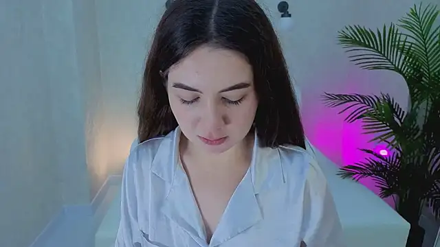 Snapshot of Lilia_Crown chatting on 21, 11, 2025 Lilia Crown online show from 21, 11, 2025