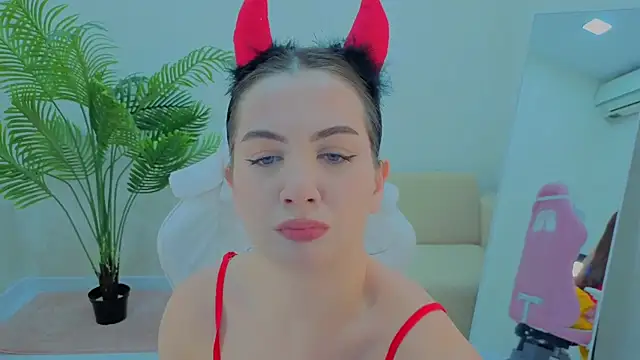 Snapshot of Lilia_Crown chatting on 26, 11, 2025 Lilia Crown online show from 26, 11, 2025