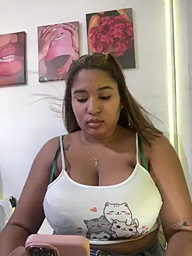 Snapshot of morena-2025 chatting on 5, 5, 2026 morena-2025 online show from 5, 5, 2026