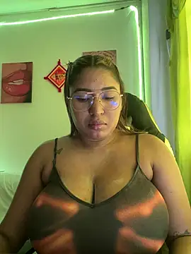 Snapshot of morena-2025 chatting on 8, 5, 2026 morena-2025 online show from 8, 5, 2026