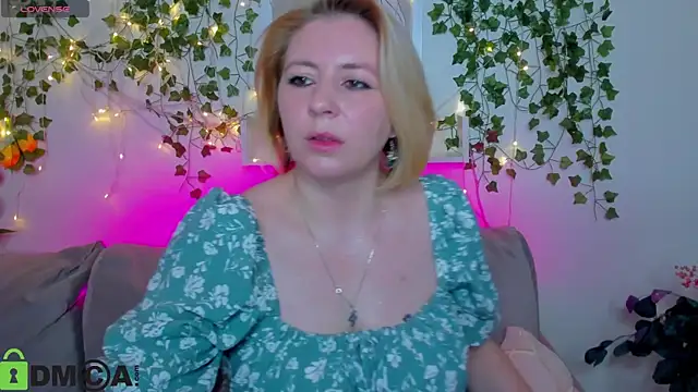 miss lisaaa online show from 15, 11, 2025