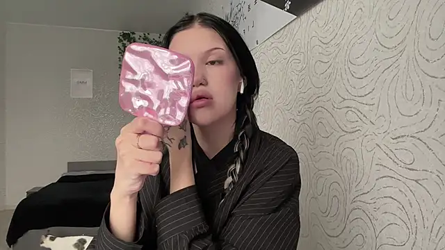 Snapshot of JuliaElse chatting on 18, 11, 2025 JuliaElse online show from 18, 11, 2025