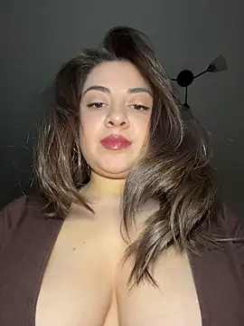 Snapshot of Lovynna chatting on 11, 5, 2026 Lovynna online show from 11, 5, 2026