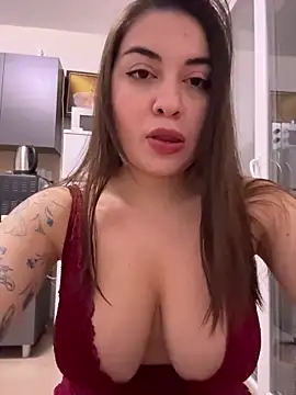 Snapshot of Lovynna chatting on 18, 12, 2025 Lovynna online show from 18, 12, 2025