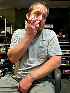 Snapshot of Txweld69 chatting on 5, 12, 2025 Txweld69 online show from 5, 12, 2025