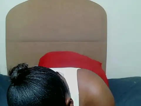 MissMoyo online show from 18, 12, 2025