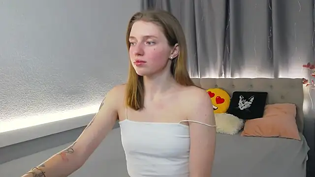 Snapshot of Tayllory chatting on 13, 11, 2025 Tayllory online show from 13, 11, 2025