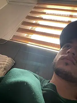 Esteban2704 online show from 4, 3, 2026