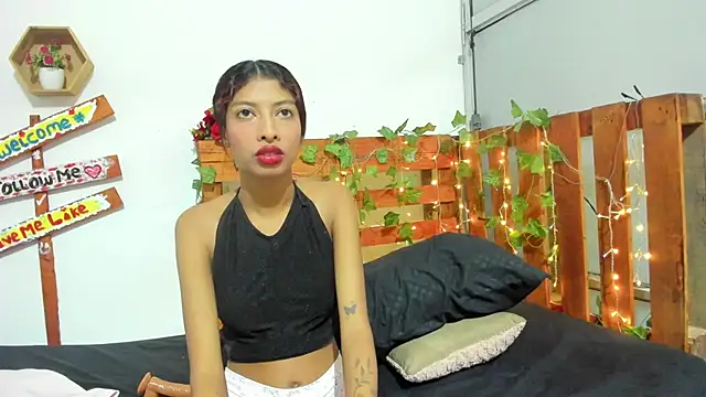 Snapshot of sol_dulce chatting on 2, 12, 2025 sol dulce online show from 2, 12, 2025