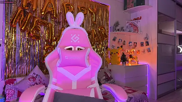 CheekySashaCharm online show from 21, 12, 2025