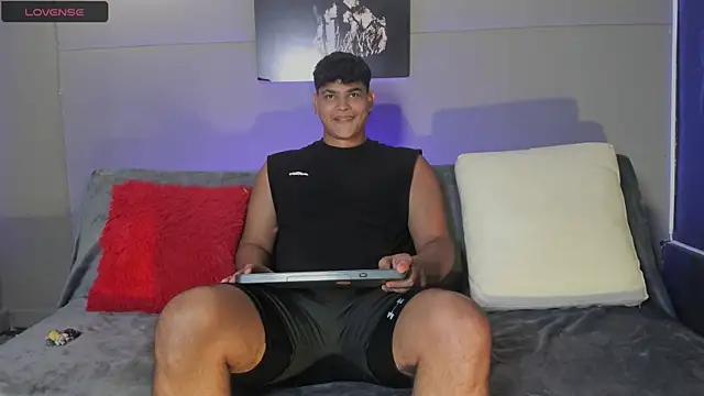 Snapshot of nicolvibes_212 chatting on 2, 5, 2026 nicolvibes 212 online show from 2, 5, 2026