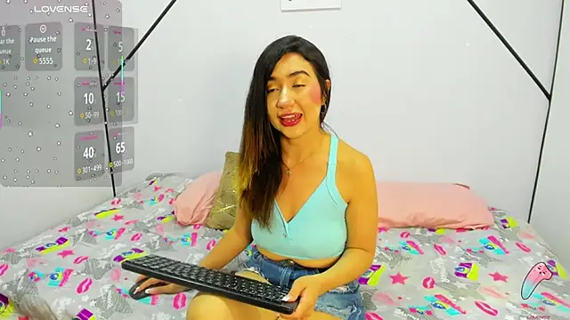 VictoriaRouge  online show from 17, 11, 2025