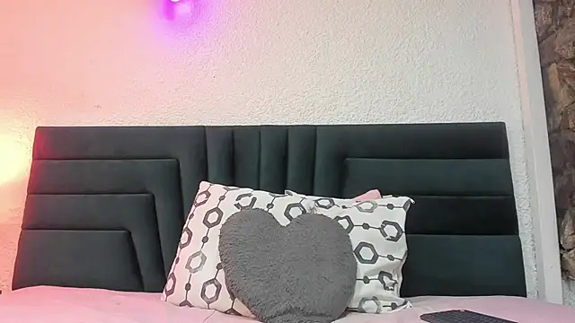 VictoriaRouge  online show from 26, 2, 2026