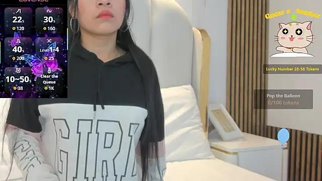 roxyflame  online show from 25, 4, 2026