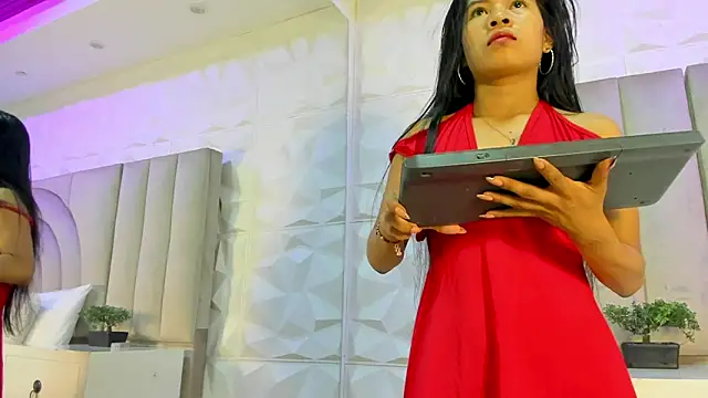 roxyflame  online show from 10, 3, 2026