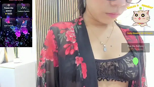 roxyflame  online show from 26, 4, 2026
