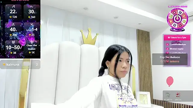 roxyflame  online show from 22, 4, 2026