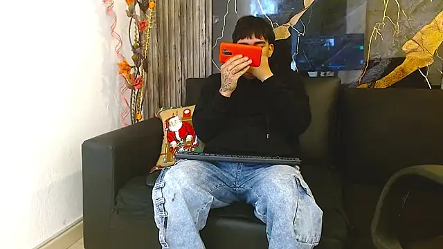 Snapshot of Tommy160920 chatting on 1, 12, 2025 Tommy160920 online show from 1, 12, 2025