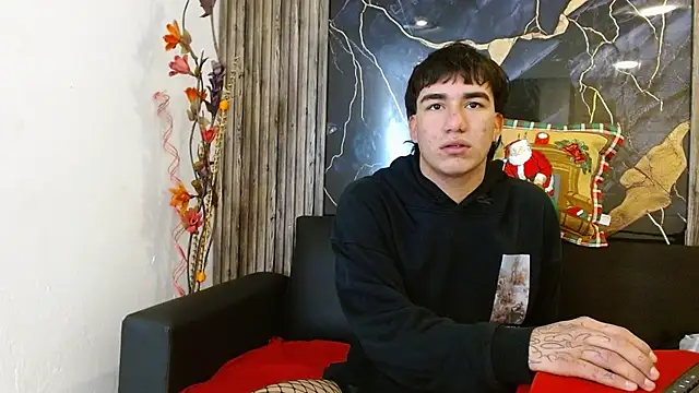 Snapshot of Tommy160920 chatting on 21, 11, 2025 Tommy160920 online show from 21, 11, 2025