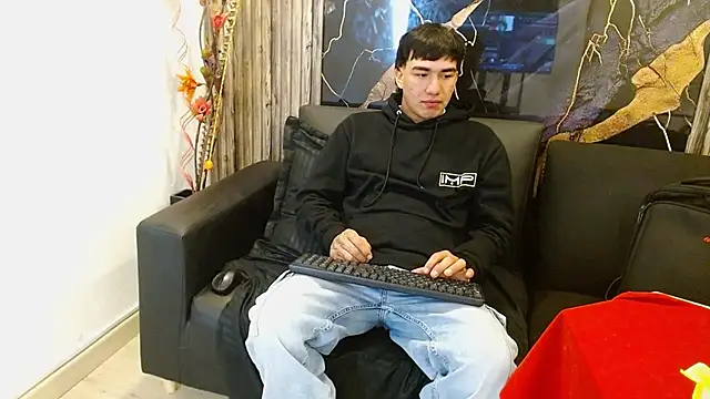 Snapshot of Tommy160920 chatting on 20, 11, 2025 Tommy160920 online show from 20, 11, 2025