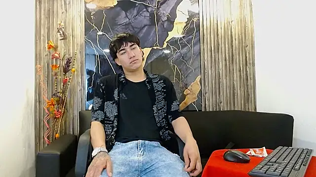 Snapshot of Tommy160920 chatting on 18, 11, 2025 Tommy160920 online show from 18, 11, 2025