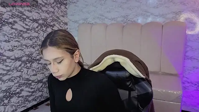 Evy Luxx v online show from 6, 2, 2026