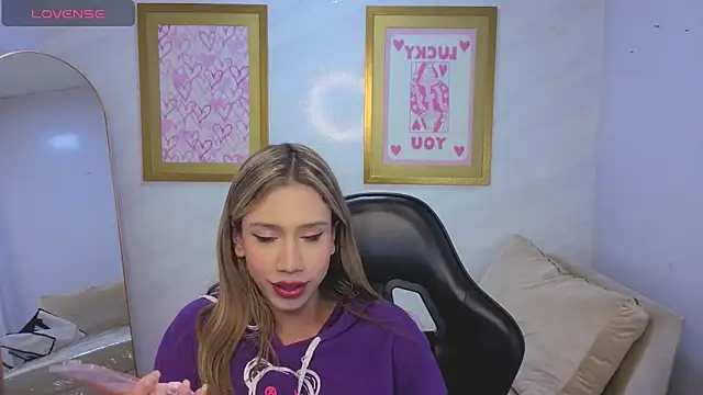 Evy Luxx v online show from 15, 4, 2026