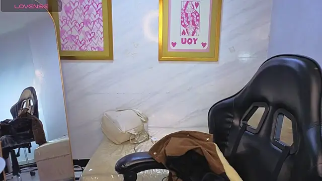 Evy Luxx v online show from 22, 3, 2026