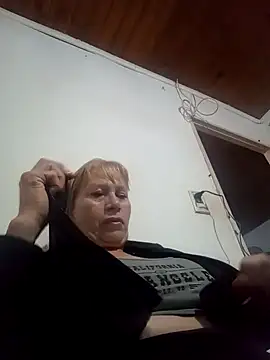 Snapshot of SexyMilf1211 chatting on 4, 5, 2026 SexyMilf1211 online show from 4, 5, 2026