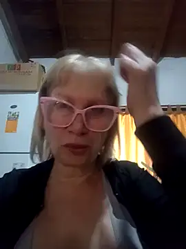 Snapshot of SexyMilf1211 chatting on 5, 5, 2026 SexyMilf1211 online show from 5, 5, 2026