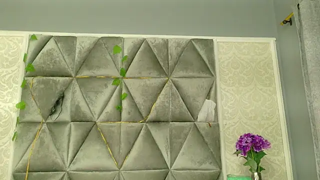 Miaa Grace  online show from 13, 2, 2026