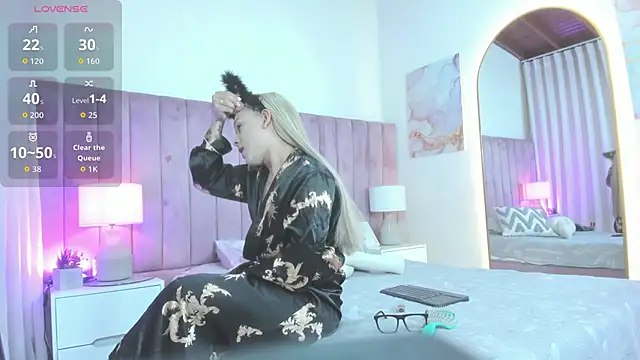 Valentino moretti online show from 2, 3, 2026